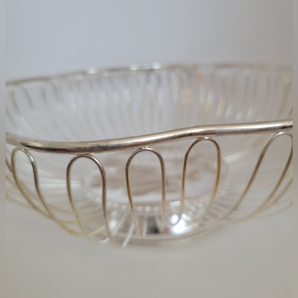 VINTAGE International Silver Plate Scalloped Wire Bread Basket Mid Century Moder